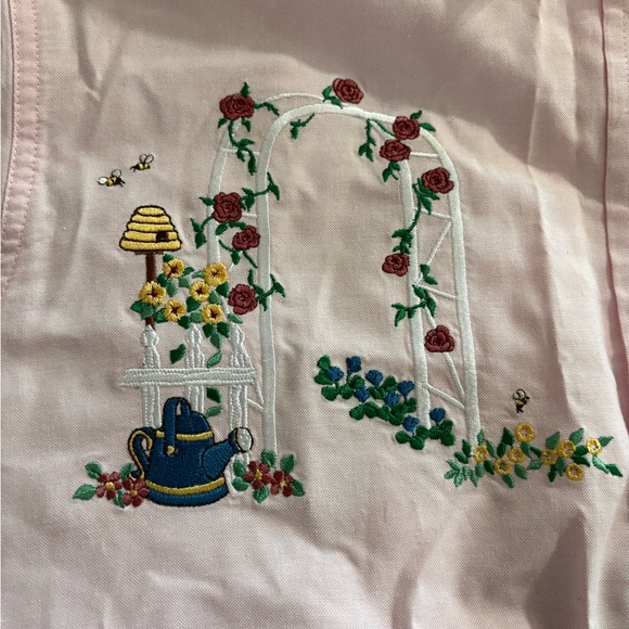 Vintage Mandal Bay Embroidered Button Up Shirt S/M Pink Garden Birdhouse 90s Y2K - Picture 3 of 13